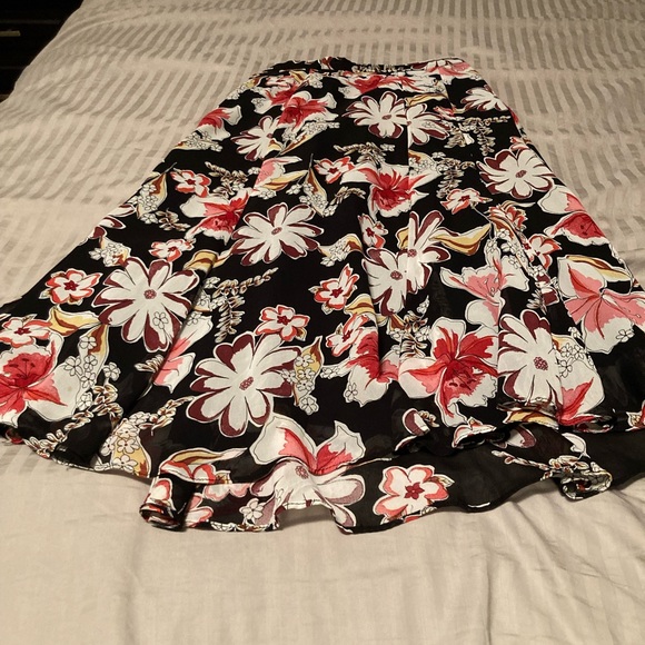 Flower skirt - Picture 2 of 3